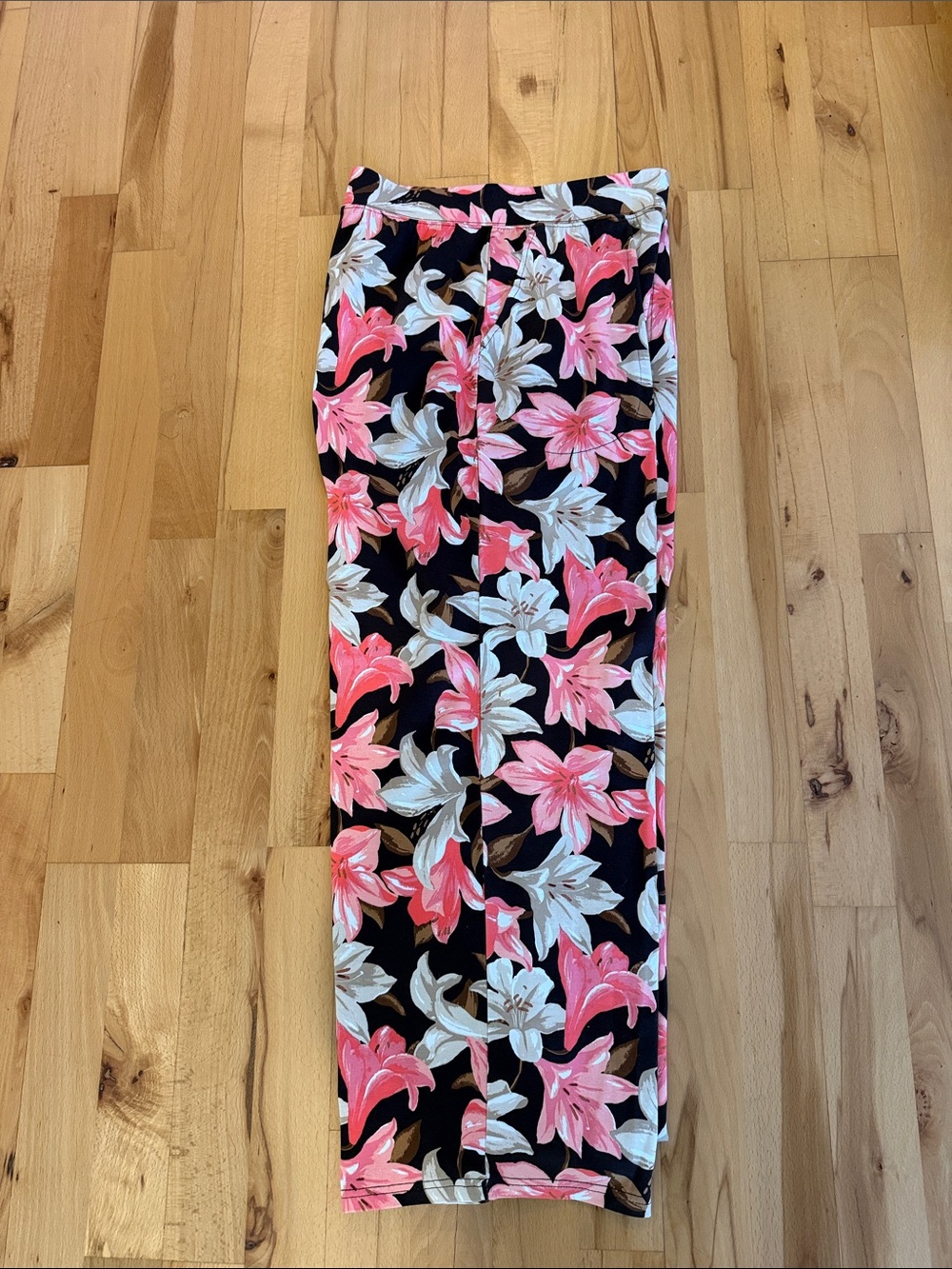 D&Co Beach Pull-On Pants Brown with Salmon & Tan Lilies